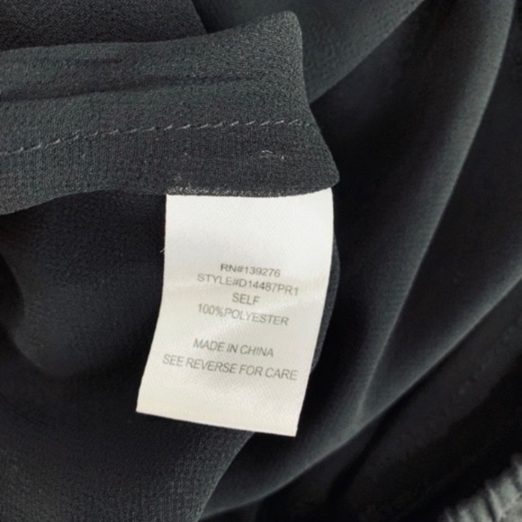 Daniel Rainn Black Pleated Open V Neck Back Top L - Picture 6 of 6